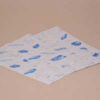 Halványszürke fóliázott húscsomagoló papír kék színű hús mintával - 30x30 cm / 5 kg